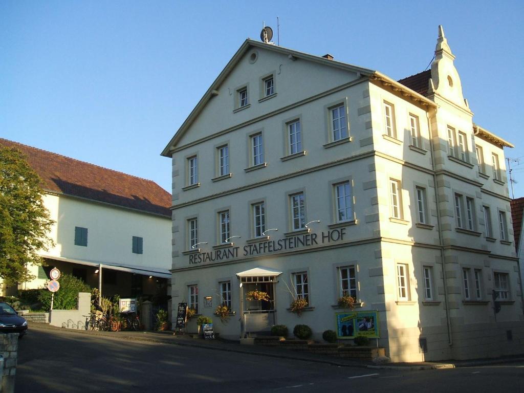 מלון באד שטפלשטיין Staffelsteiner Hof מראה חיצוני תמונה